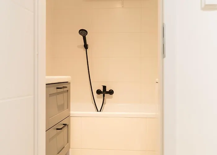 Moderni S Primym Vstupem Do Parku V Centru Ostravy