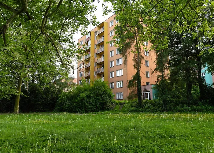 Moderni S Primym Vstupem Do Parku V Centru Ostravy *